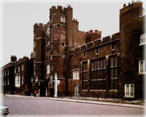 Королевские дворцы.