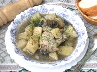 Курица тушеная с грибами и овощами